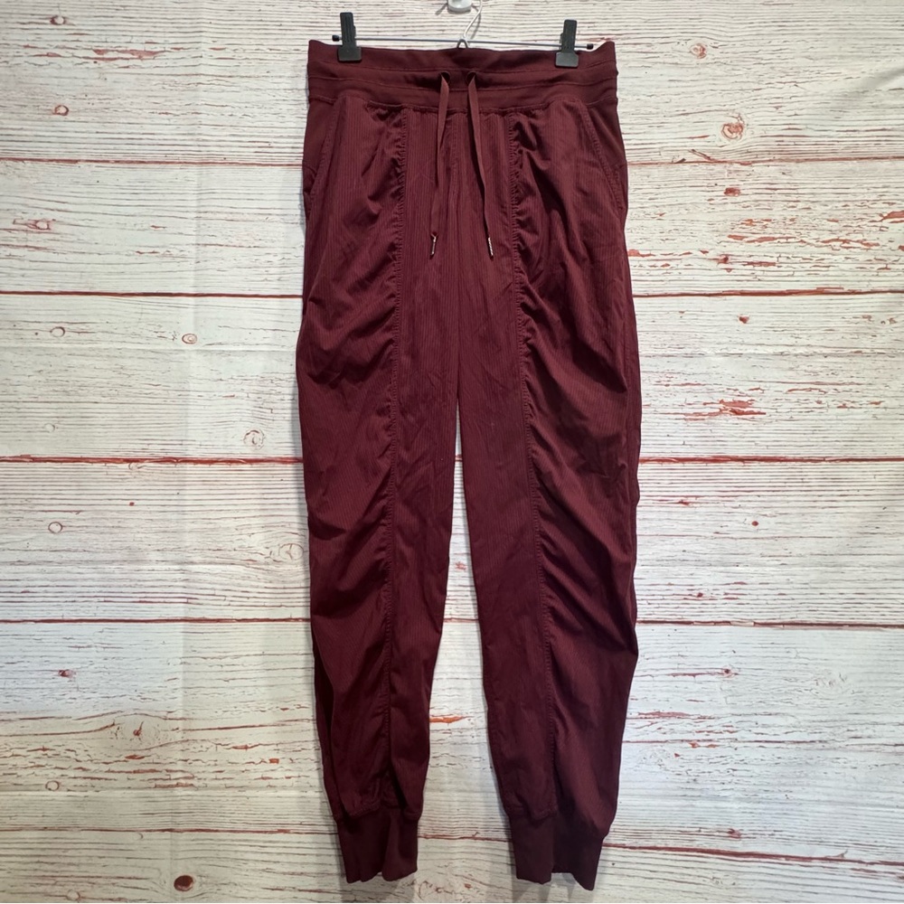 Lululemon Dance Studio Mid-Rise Jogger in Red Merlot Sz 6 - Picture 3 of 13